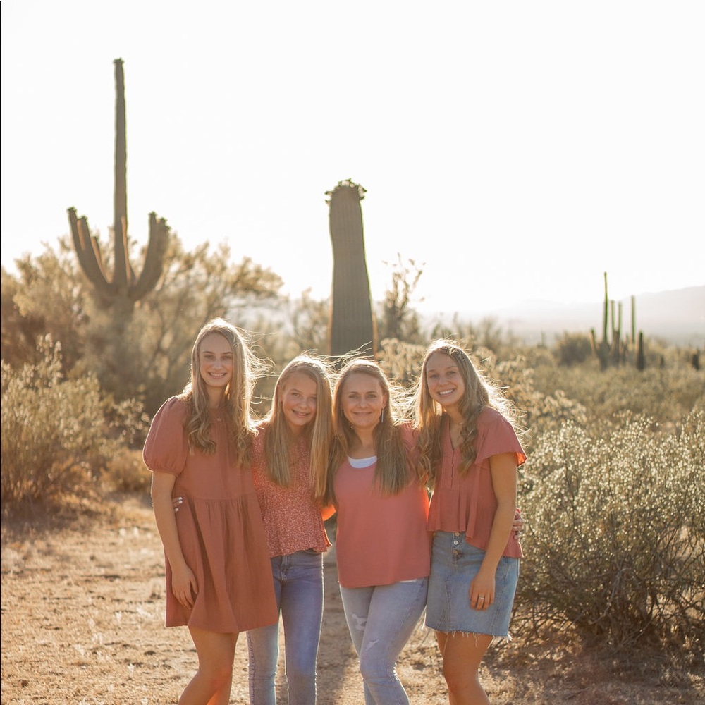 Meet your poshers, The Clare girls.